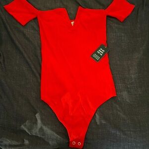 Tank Top in red, with button